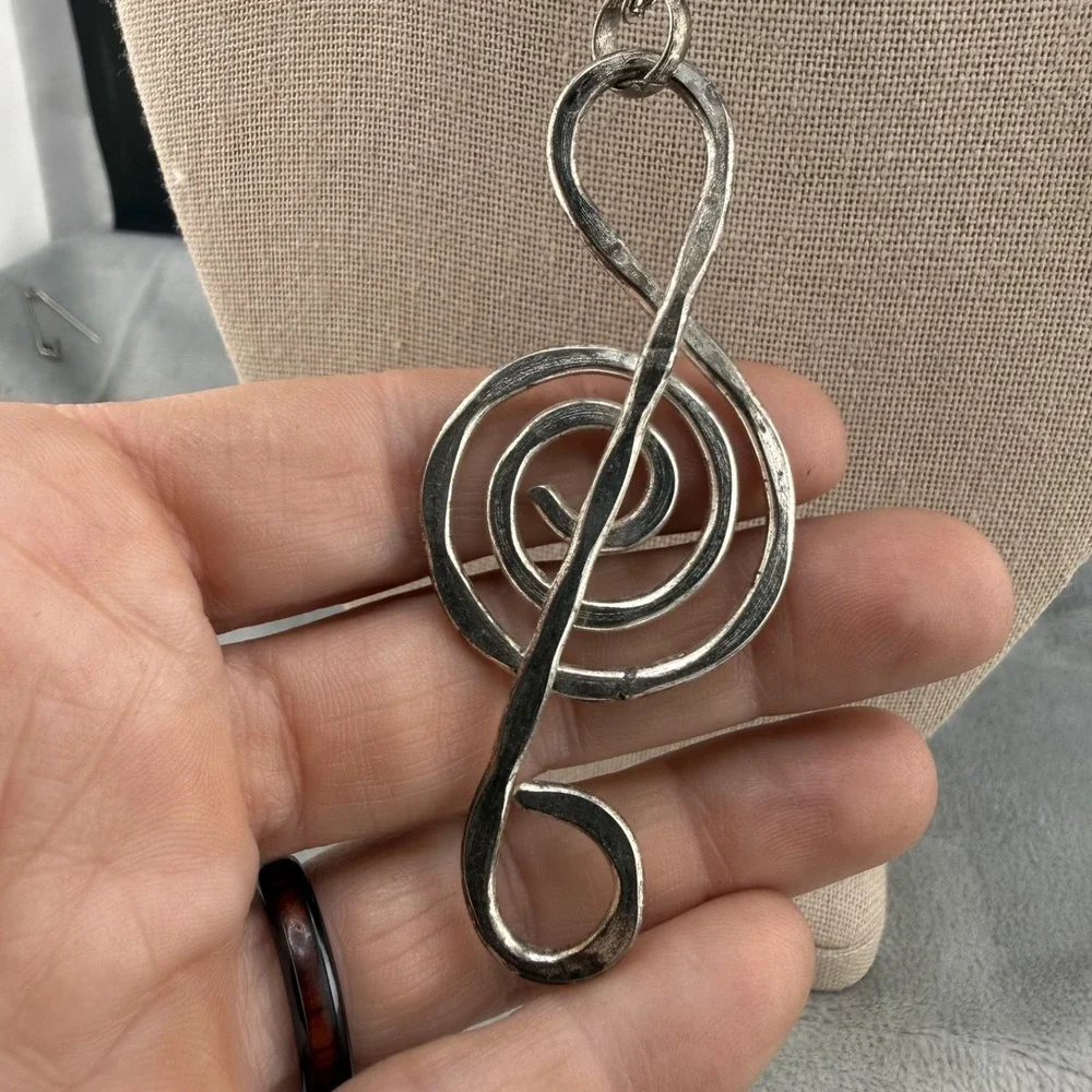 Vintage Estate Necklace Silver Tone Treble Clef Music Pendant 30 Inch